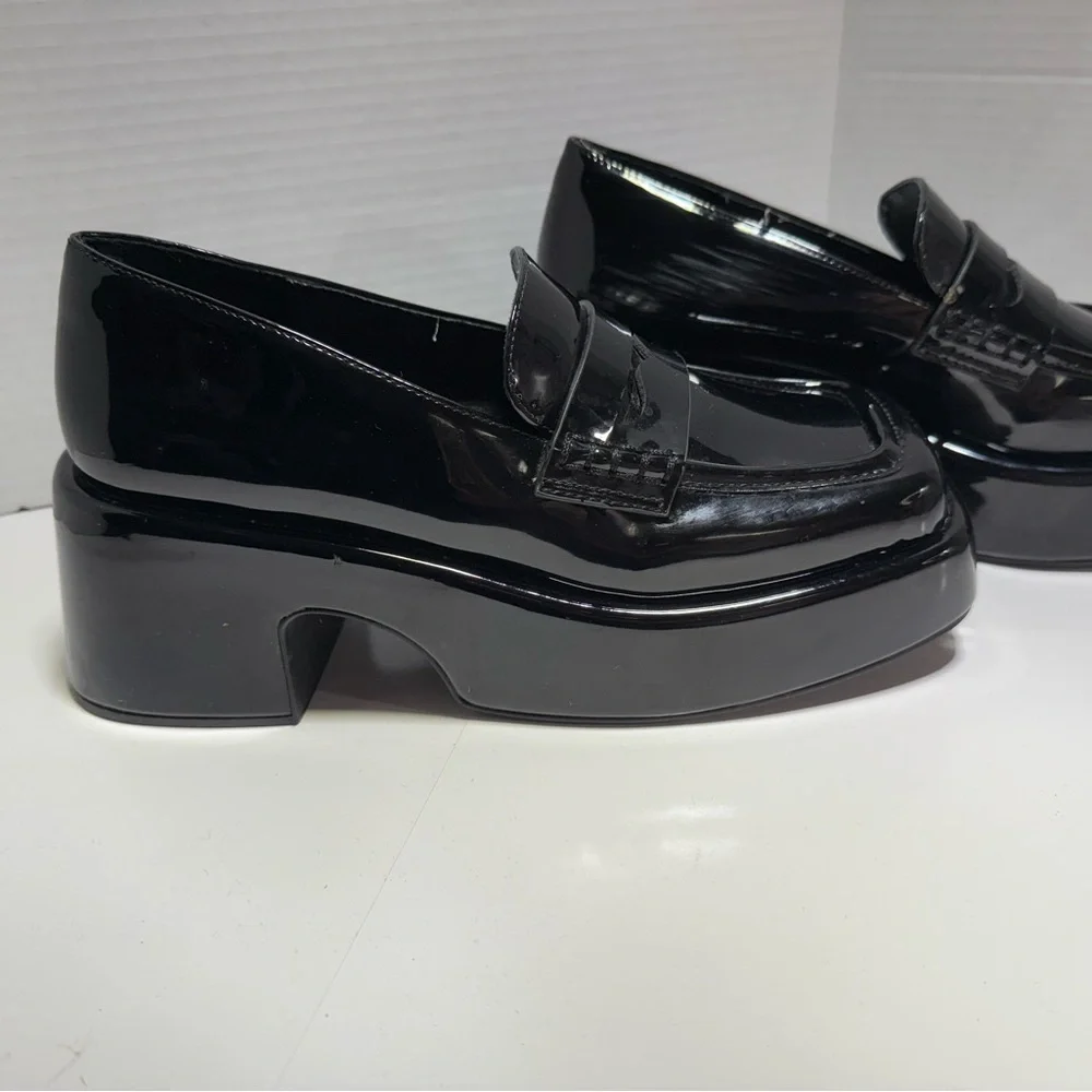 Black Chunky retro 90’s 00’s patent leather loafers Therapy Ella May Ding sz 7